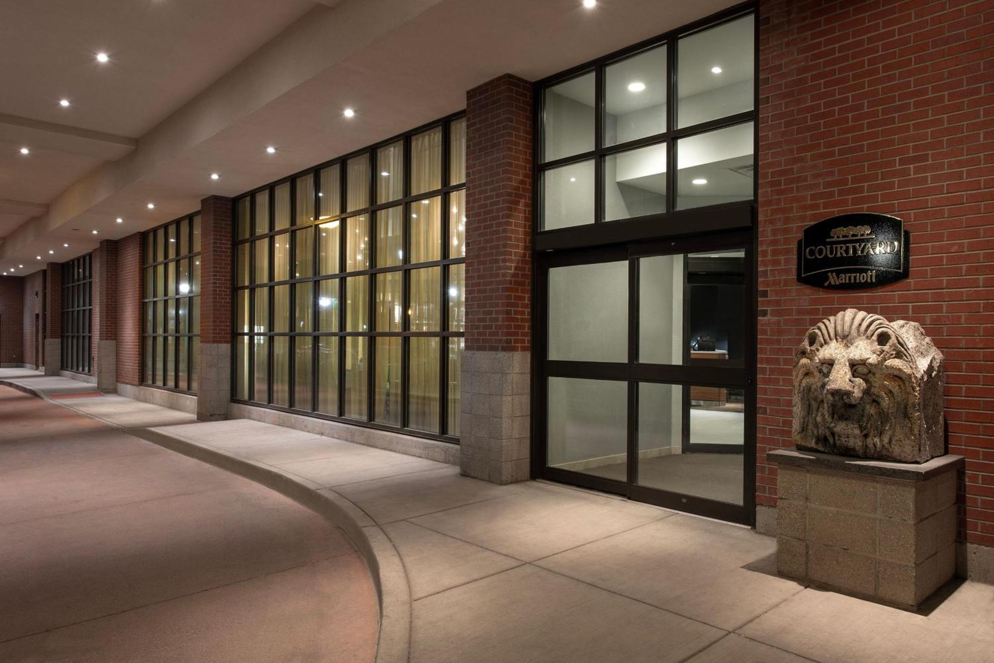 Hotel By Marriott Downtown At Armory Square